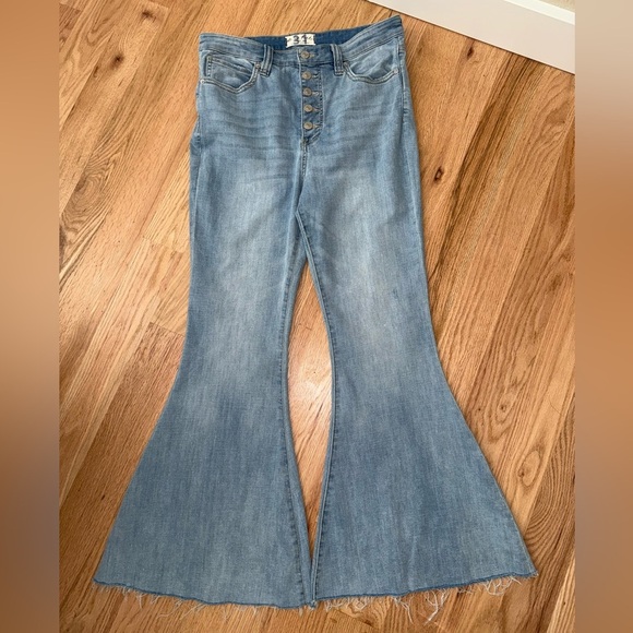 Free People Irreplaceable Flare Jeans Light Wash Boho Hippie Festival Size 31 - Picture 2 of 15